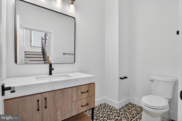 604 TAPAWINGO RD SW, Vienna, VA 22180