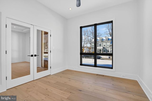 604 TAPAWINGO RD SW, Vienna, VA 22180