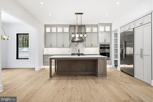 604 TAPAWINGO RD SW, Vienna, VA 22180