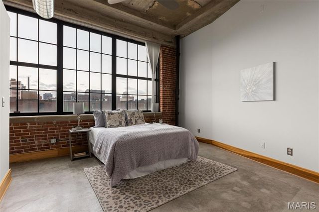 2201 Locust Street 305, St Louis, MO 63103