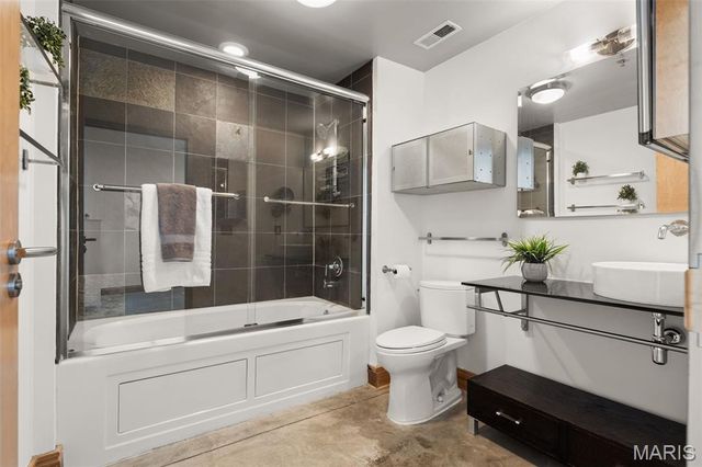 2201 Locust Street 305, St Louis, MO 63103
