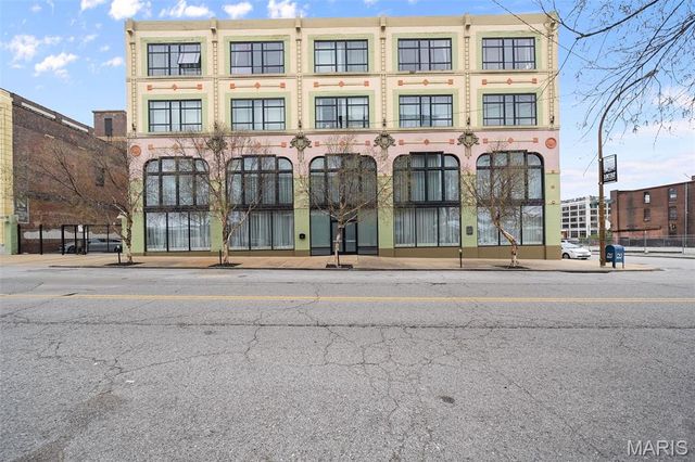 2201 Locust Street 305, St Louis, MO 63103