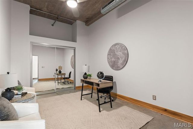 2201 Locust Street 305, St Louis, MO 63103