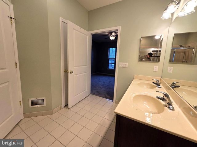 713 VAN GOGH CT, Williamstown, NJ 08094