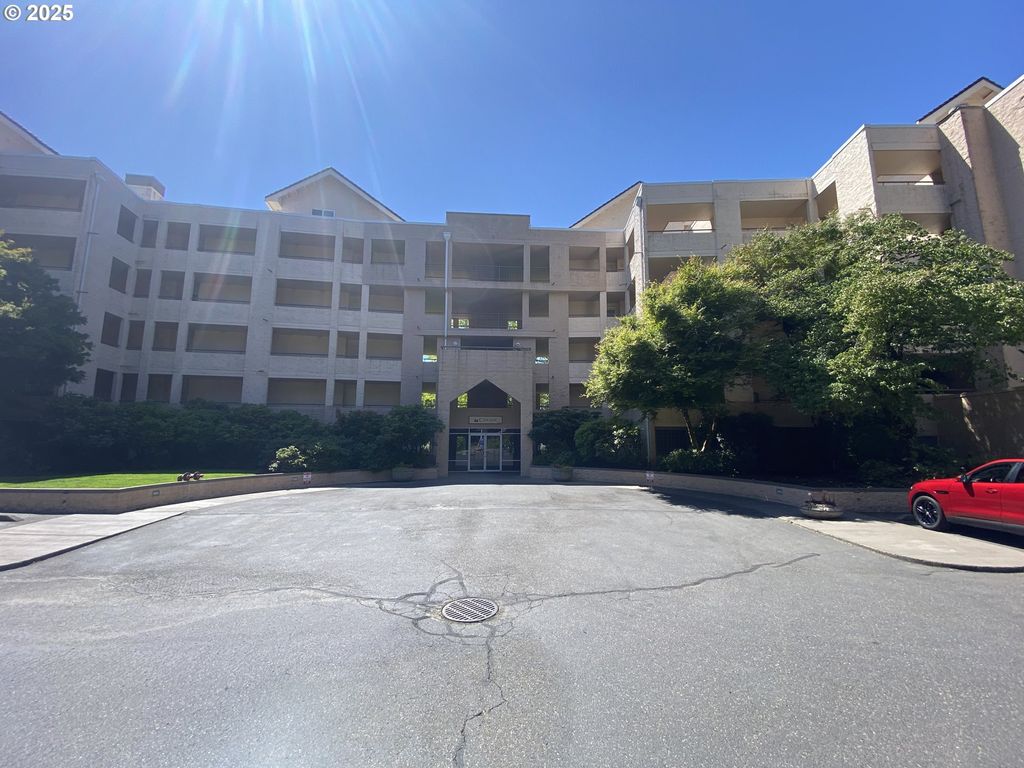 6685 W BURNSIDE St 343, Portland, OR 97210