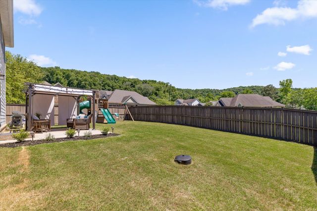 5503 Seagrove Lane, Hixson, TN 37343