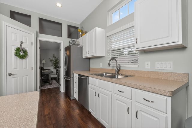 1526 Taramore Drive, Florence, KY 41042