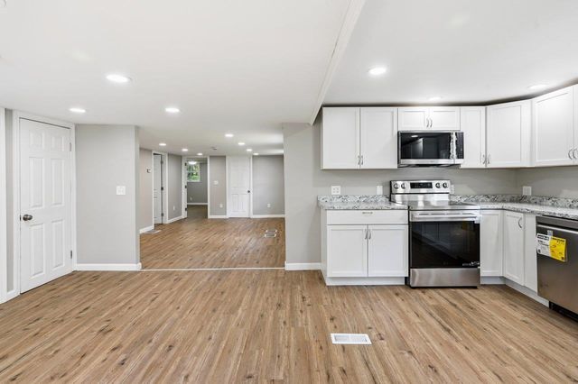 78 Crowhill Road, Rochester, NH 03868