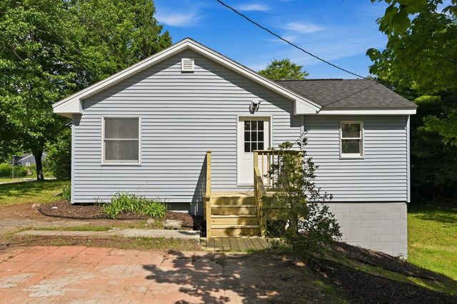78 Crowhill Road, Rochester, NH 03868