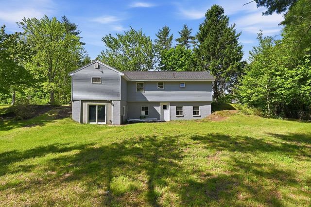 78 Crowhill Road, Rochester, NH 03868