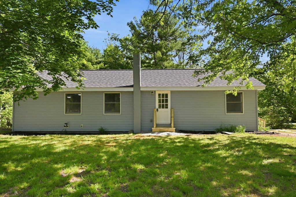 Image 2 of property listing at 78 Crowhill Road, Rochester, NH 03868