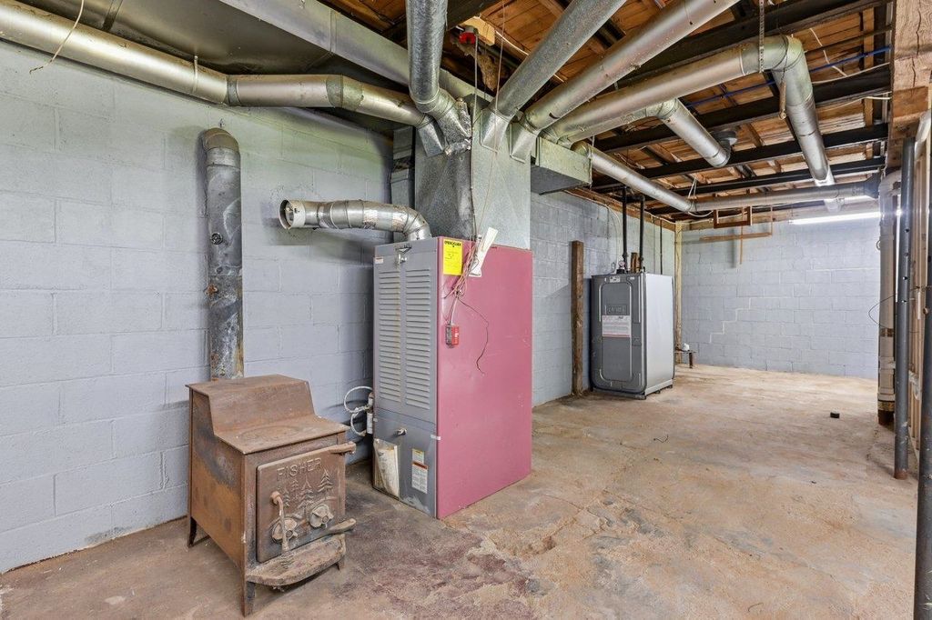 Image 34 of property listing at 78 Crowhill Road, Rochester, NH 03868