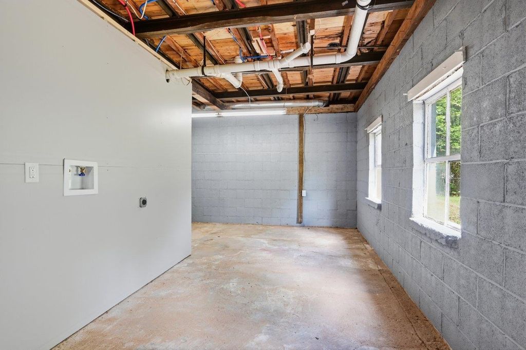 Image 35 of property listing at 78 Crowhill Road, Rochester, NH 03868