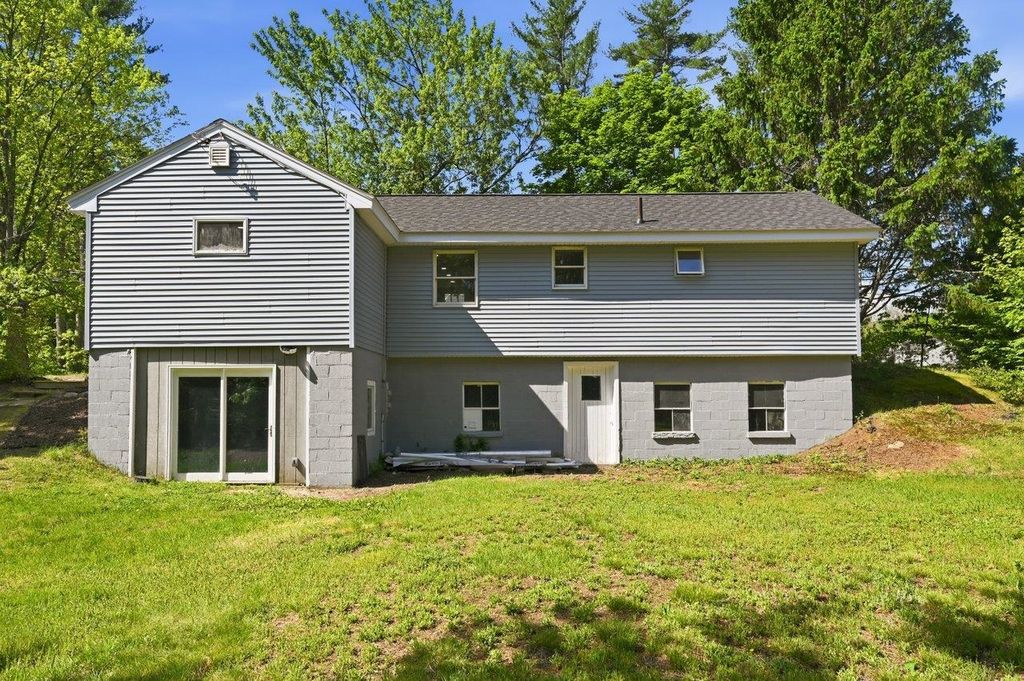 Image 8 of property listing at 78 Crowhill Road, Rochester, NH 03868