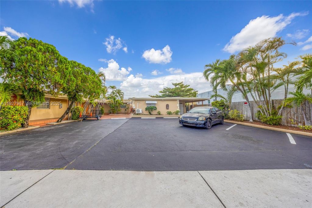 6124 Pembroke Road, Miramar, FL 33023