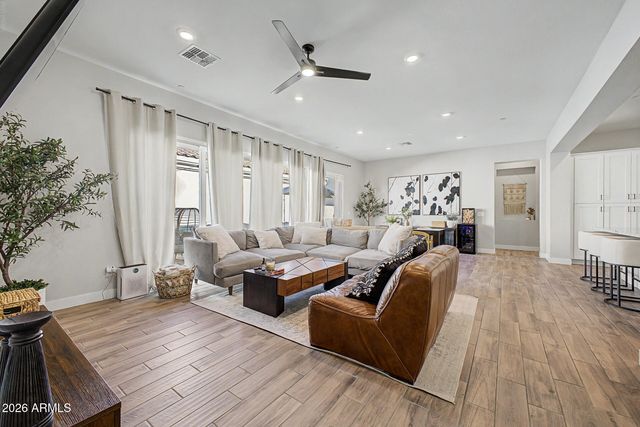 4043 E LAS COLINAS Drive, Chandler, AZ 85249