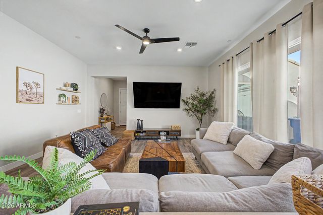 4043 E LAS COLINAS Drive, Chandler, AZ 85249