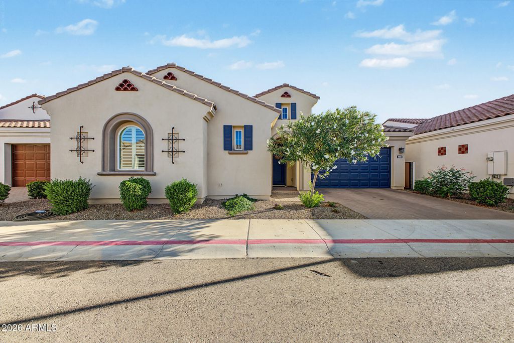 4043 E LAS COLINAS Drive, Chandler, AZ 85249