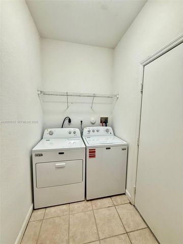 2123 NE 38th Rd 2123, Homestead, FL 33033