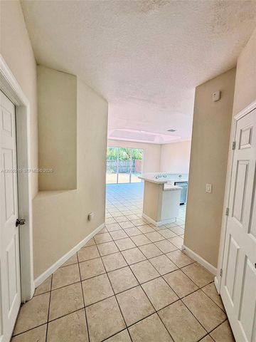 2123 NE 38th Rd 2123, Homestead, FL 33033