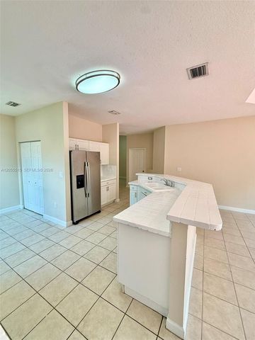 2123 NE 38th Rd 2123, Homestead, FL 33033