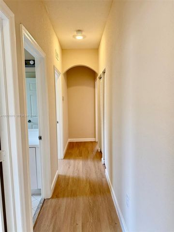 2123 NE 38th Rd 2123, Homestead, FL 33033