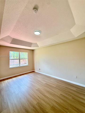 2123 NE 38th Rd 2123, Homestead, FL 33033