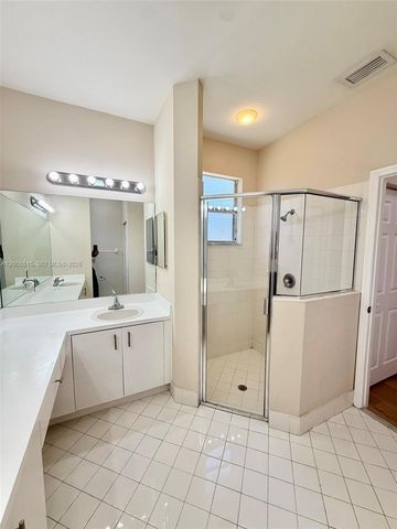 2123 NE 38th Rd 2123, Homestead, FL 33033