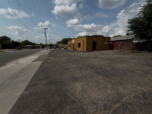 1901 Vaughn Boulevard, Fort Worth, TX 76105