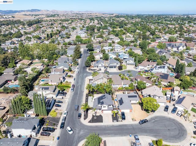 305 Helena Ct., Oakley, CA 94561