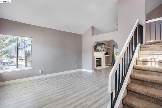 305 Helena Ct., Oakley, CA 94561