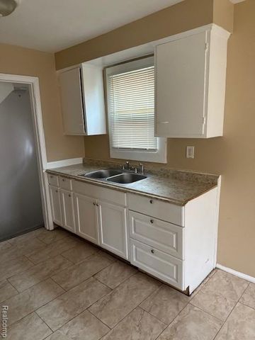 18488 Waltham Street, Detroit, MI 48205