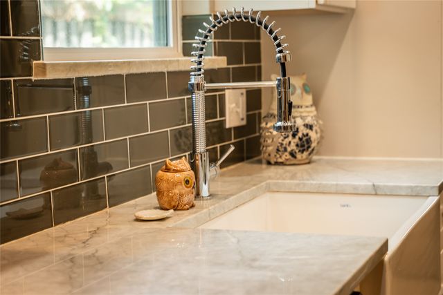 526 S Edgefield Avenue, Dallas, TX 75208