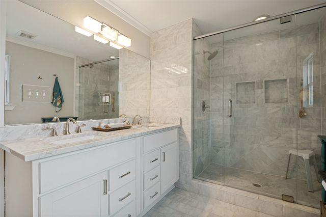 526 S Edgefield Avenue, Dallas, TX 75208