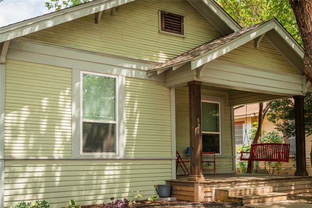 526 S Edgefield Avenue, Dallas, TX 75208