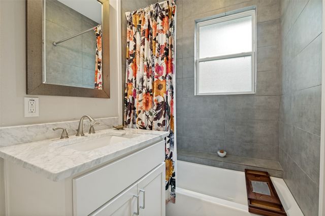 526 S Edgefield Avenue, Dallas, TX 75208