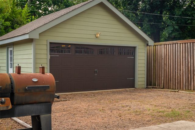 526 S Edgefield Avenue, Dallas, TX 75208