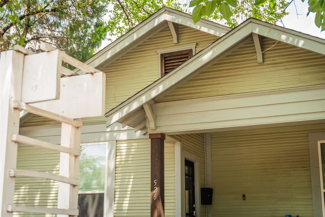 526 S Edgefield Avenue, Dallas, TX 75208