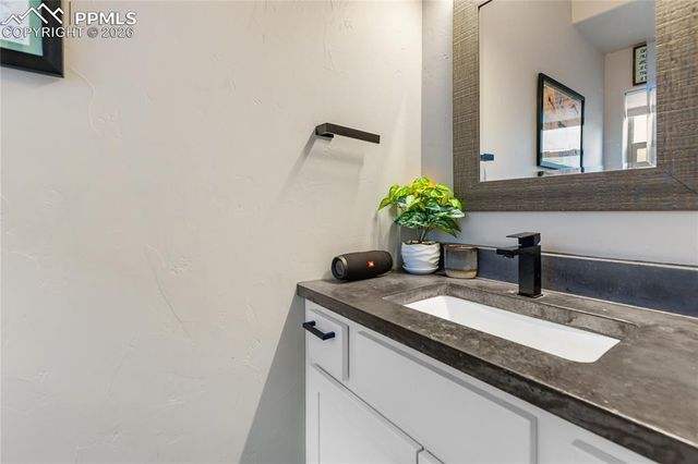 118 E Chester Avenue, Woodland Park, CO 80863