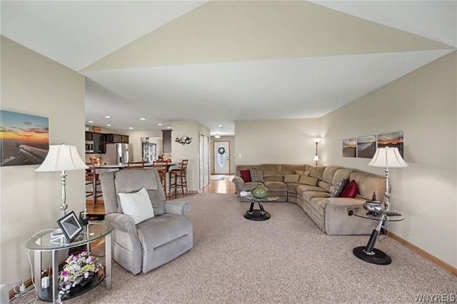 2322 Hobblebush Lane, Hamburg, NY 14085