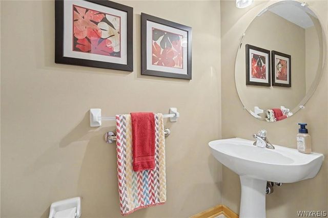 2322 Hobblebush Lane, Hamburg, NY 14085