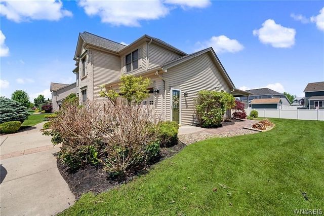 2322 Hobblebush Lane, Hamburg, NY 14085