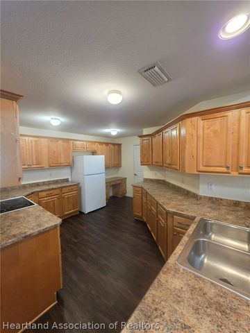 214 Northwood Road, Sebring, FL 33870
