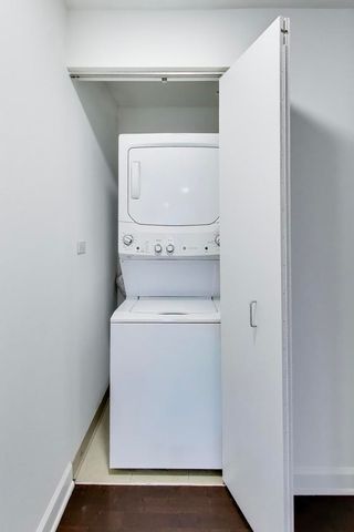 2 E Erie Street 2802, Chicago, IL 60611