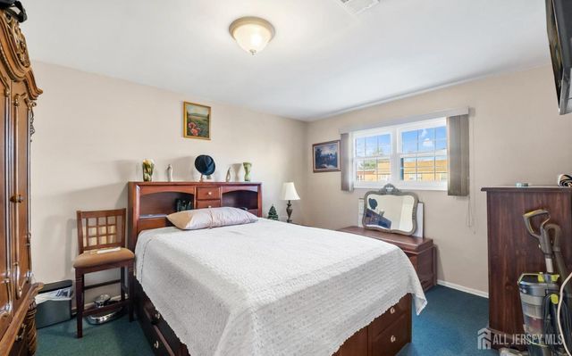 390 College Drive, Edison, NJ 08817