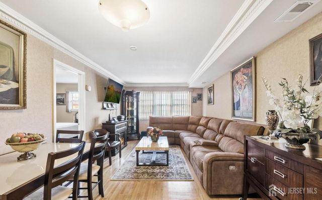 390 College Drive, Edison, NJ 08817