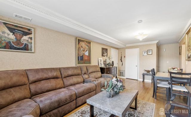 390 College Drive, Edison, NJ 08817