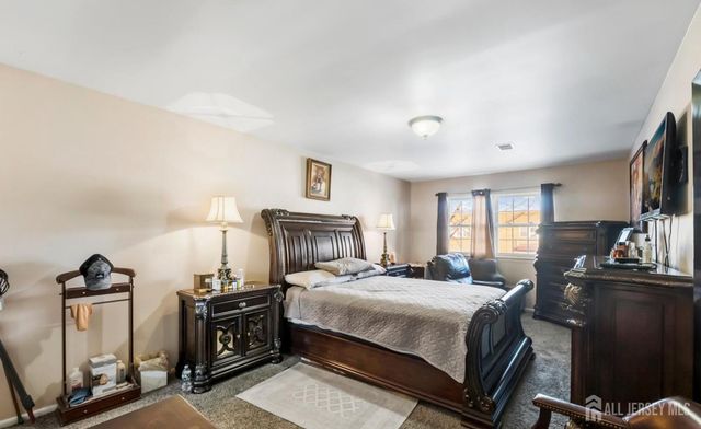 390 College Drive, Edison, NJ 08817