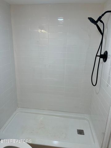 9960 Shawferry Rd, Lenoir City, TN 37772