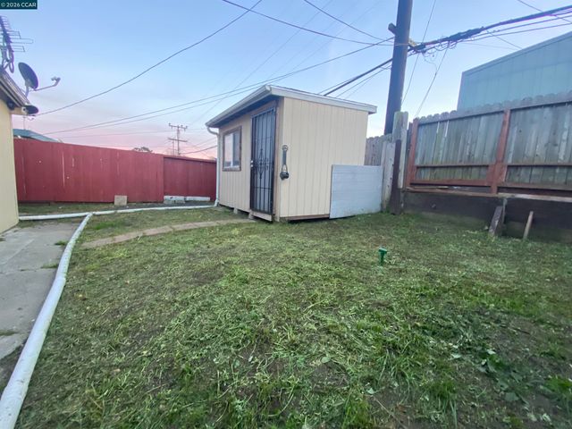 2956 Mckenzie Dr, Richmond, CA 94806